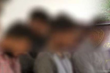 ශිෂ්‍යයින් දොළොස් දෙනෙකුගේ ශිෂ්‍යභාවය අහෝසි කෙරේ..