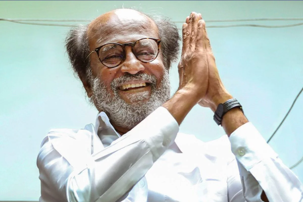 தமிழ் புத்தாண்டை முன்னிட்டு, ரசிகர்களை சந்தித்து வாழ்த்து தெரிவித்தார் நடிகர் ரஜினிகாந்த் - ரசிகர்கள் கொண்டாட்டம் - தமிழ்நாடு