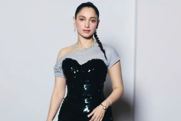 மெழுகு சிலையாக மாறிய நடிகை தமன்னா.. லேட்டஸ்ட் போட்டோஷூட்