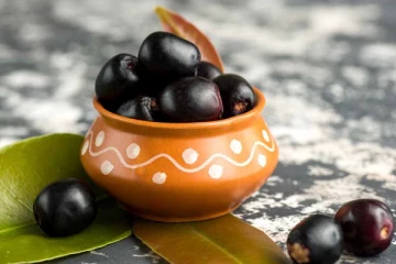 கோடைகாலத்தில் நாவல் பழத்தை சேர்த்து கொள்வதனால் கிடைக்கும் ஆரோக்கிய நன்மைகள்