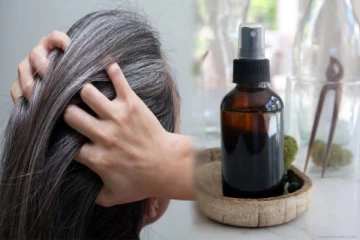 இயற்கை முறையில் நரைமுடியை கருப்பாக மாற்ற உதவும் Hair spray: வீட்டிலேயே தயாரிக்கலாம்