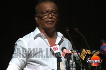ඔය මහලොකු පොරවල් ළඟ ඉතින් පැකේජ් එකක් එහෙම තියෙනවද? කැම්පස් ආචාර්යවරුන්ට කිණ්ඩි දාන ලාල්කාන්ත