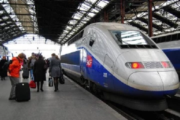 பிரான்சில் ரத்து செய்யப்பட்ட ரயில் சேவைகள்...என்ன காரணம்?