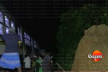 පස් කන්දක් කඩා වැටී මේ ප්‍රදේශයට දුම්රිය ප්‍රමාධයක්