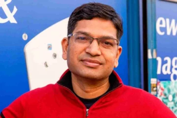 மகாராணியால் கௌரவிக்கப்பட்ட இந்தியருக்கு பிரித்தானியாவில் வந்த சோதனை., மக்கள் ஆதரவு