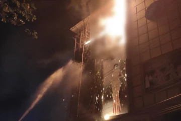 சென்னை சில்க்ஸ் துணிக்கடையில் பயங்கர தீ விபத்து - அலறியடித்து ஓடிய மக்கள்!