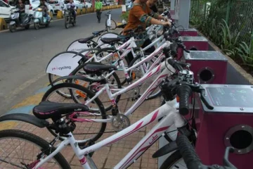 பெண்ணொருவரின் மோசடி; 12 சைக்கிள்கள் மீட்பு