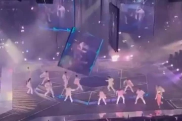 மேடையில் நடனமாடிக் கொண்டிருந்த இளைஞர்! பதைபதைக்க வைத்த வீடியோ காட்சி