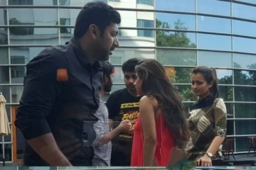 எல்லை மீறிய தனுஷ்...ஆர்த்தி ஜெயம் ரவியை பிரிய காரணம் இது தான்!! பிரபலம் பகீர் தகவல்