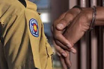 மாணவிகளைத் துஷ்பிரயோகத்திற்கு உட்படுத்த முயற்சித்த பொலிஸ் அதிகாரி விளக்கமறியலில்