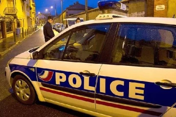 இரத்த காயங்களுடன் ஜன்னல் வெளியே குதித்த பெண்... அம்பலமான இரட்டைக் கொலை: பிரான்சில் சம்பவம்