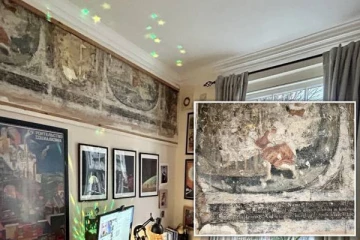 பிரித்தானியாவில் சமையலறை புதுப்பித்த நபருக்கு கிடைத்த அதிர்ஷ்டம்!