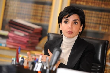 பிரான்ஸ் பெண் அமைச்சர் மீது ஊழல் குற்றச்சாட்டு