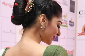 விஜய்யை விமர்சித்த ஜூலி!! டி-சர்ட்டை காட்டி பதிலடி கொடுத்த பிக்பாஸ் நடிகை..