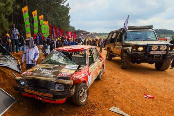 நாட்டை உலுக்கிய தியத்தலாவ கார் விபத்து.. கைது உத்தரவுகளுக்கு இடைக்காலத் தடை | 2024 Fox Hill Supercross Race Crash Court Order நாட்டை உலுக்கிய தியத்தலாவ கார் விபத்து.. கைது உத்தரவுகளுக்கு இடைக்காலத் தடை | 2024 Fox Hill Supercross Race Crash Court Order