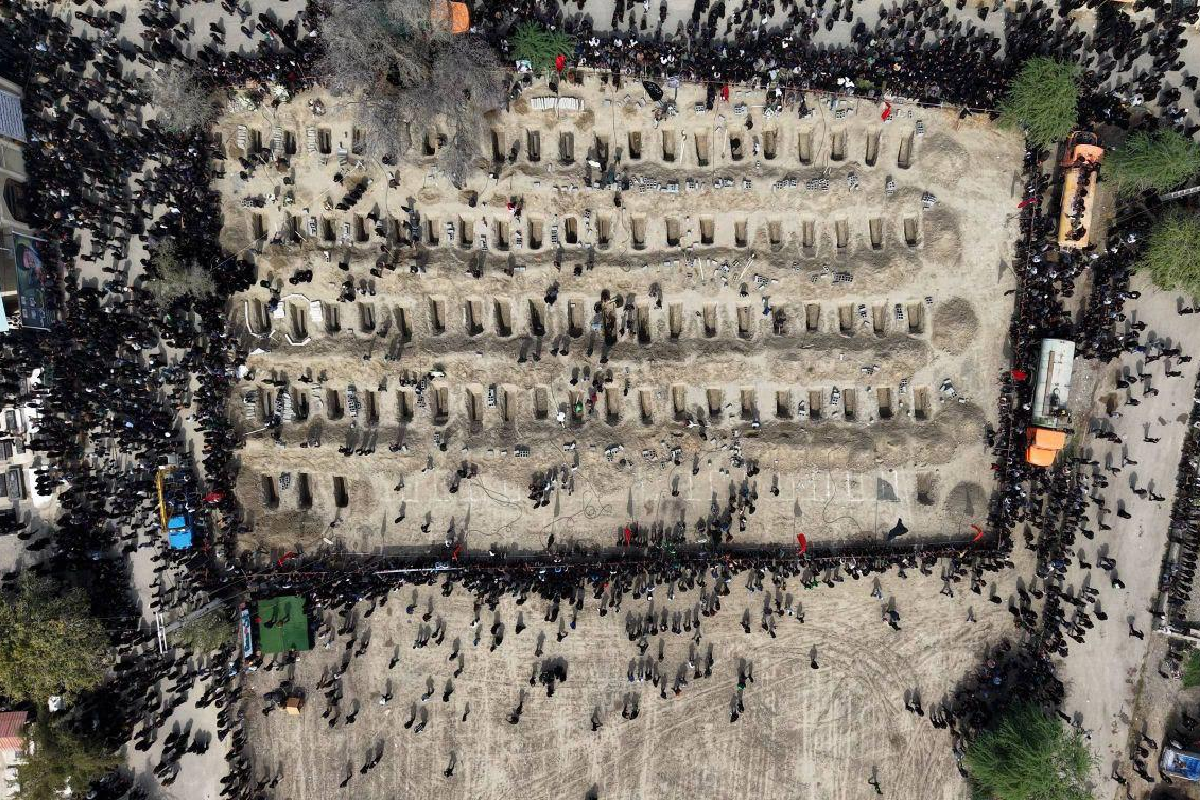 ஈரானில் நெஞ்சை உலுக்கும் புதைகுழிகளின் புகைப்படம் ; 1,000த்தை கடந்த பலி எண்ணிக்கை | Death Toll In Iran Exceeds 1 000