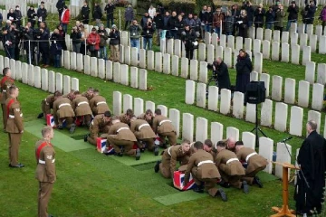 நூறாண்டுகளுக்கு பிறகு நல்லடக்கம் செய்யப்பட்ட 9 பிரித்தானிய இராணுவ வீரர்கள்: வெளிவரும் பின்னணி