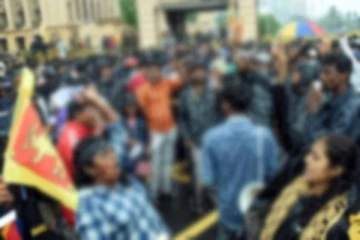 கொள்ளை சம்பவம் தொடர்பாக மூவர் கைது:ஒருவர் காலிமுகத்திடல் போராட்டத்துடன் சம்பந்தப்பட்டவர்