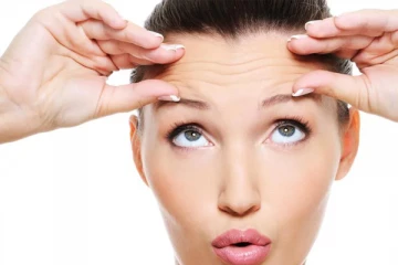 இளவயதில் முக சுருக்கமா? கவலை வேண்டாம்.. இதோ சில அசத்தலான டிப்ஸ்