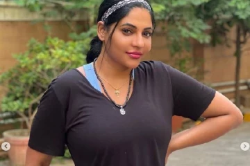 சேலையில் கிளாமர் காட்டி புகைப்படத்தை வெளியிட்ட பாக்யலட்சுமி ரேஷ்மா..