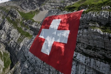 20 மாடி கட்டடத்திலிருந்து விழுந்து பலியான ஸ்விட்சா்லாந்து பெண் உயரதிகாரி