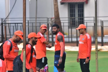 காவி நிற ஜெர்சியில் இந்திய கிரிக்கெட் அணி: வைரலாகும் புகைப்படங்கள்