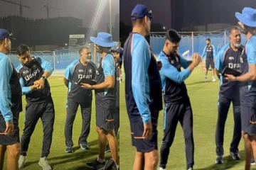 இந்திய அணியுடன் இணைந்தார் டோனி! முதல் முறையாக வெளியான புகைப்படங்கள்