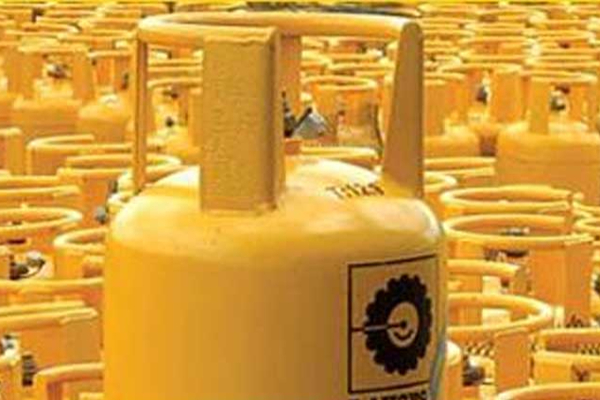 இன்று நள்ளிரவு முதல் பெருமளவில் குறைகிறது எரிவாயு விலை..! | Gas Price To Reduce By Significant Amount