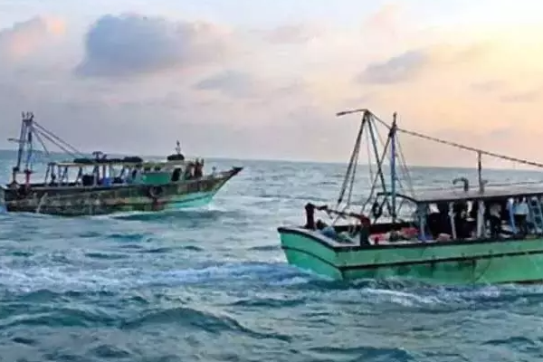 இந்திய மீனவர்கள் அத்துமீறல் - வன்முறையை கையில் எடுக்க வேண்டி வரும் : தாயக மீனவர்கள்! | India Fisherman Problem Press Meet Mullai Today