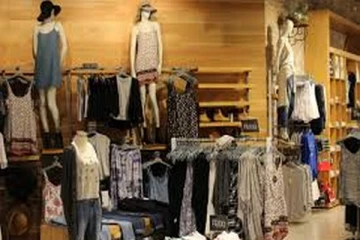 3 மாதங்களுக்கு துணிகள் இலவசம் - அசத்திய பிரபல ஷாப்பிங் மால்!