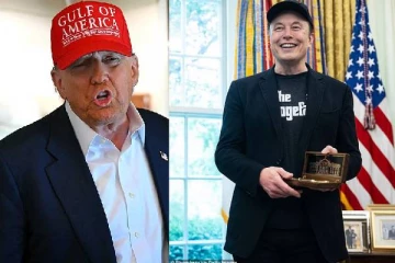 புதிய அரசியல் கட்சியைத் தொடங்கிய எலோன் மஸ்க்