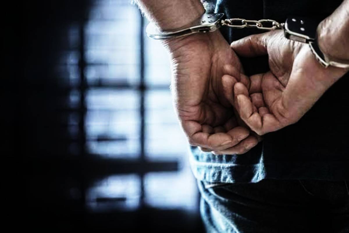 கட்டுநாயக்க விமான நிலையத்தில் கைது செய்யப்பட்ட சீனப் பிரஜை! | Chinese Man Arrested With Fags At Bia கட்டுநாயக்க விமான நிலையத்தில் கைது செய்யப்பட்ட சீனப் பிரஜை! | Chinese Man Arrested With Fags At Bia