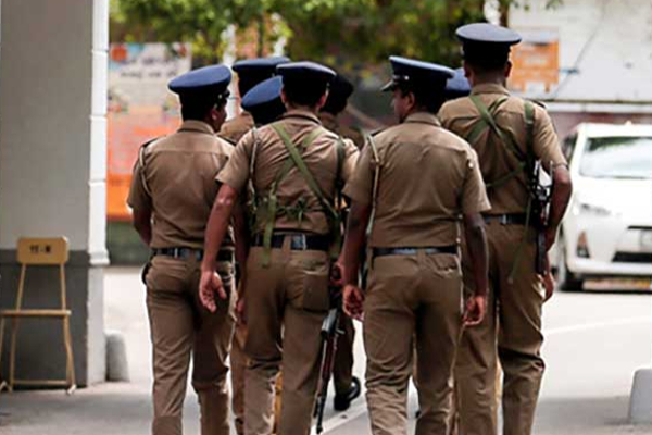 காவல்துறை அதிகாரிகள் போல் வேடமிட்டு கொள்ளை: யாழில் சம்பவம் | Police Investigating Srilanka Jaffna