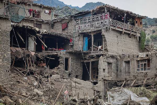 ஆப்கானிஸ்தானை மொத்தமாக உலுக்கிய சக்திவாய்ந்த நிலநடுக்கம்... 150 பேர் படுகாயம் | Afghanistan Powerful Quake