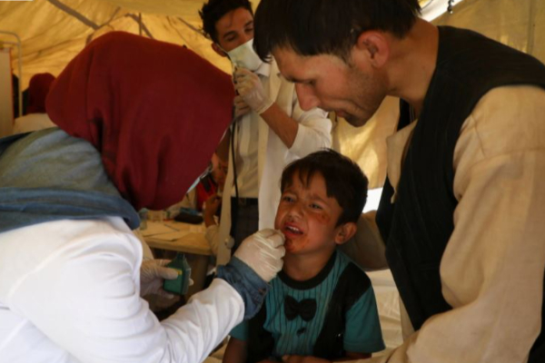 வாழ்விழந்து தவிக்கும் ஆப்கான் மக்கள் .. நெஞ்சை உலுக்கும் புகைப்படங்கள்! | Taliban Tightens Afghanistan Civilians Flee Homes வாழ்விழந்து தவிக்கும் ஆப்கான் மக்கள் .. நெஞ்சை உலுக்கும் புகைப்படங்கள்! | Taliban Tightens Afghanistan Civilians Flee Homes