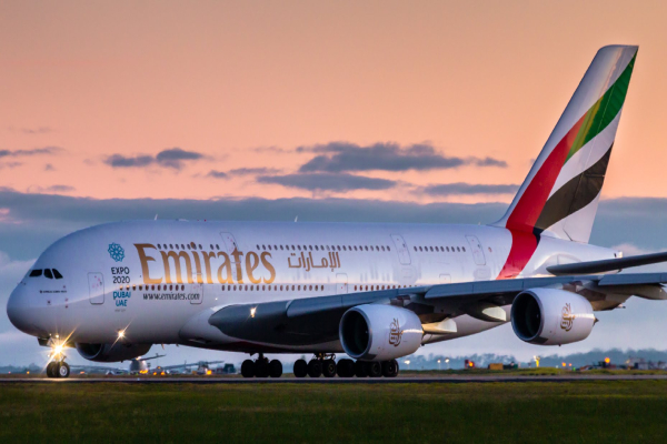 கொழும்பில் அவசர அவசரமாக தரையிறக்கப்பட்ட உலகின் மிகப்பெரிய விமானம் | Emirates Flight Makes Emergency Landing In Bia கொழும்பில் அவசர அவசரமாக தரையிறக்கப்பட்ட உலகின் மிகப்பெரிய விமானம் | Emirates Flight Makes Emergency Landing In Bia