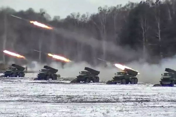 உக்ரைன் மீது 120 ஏவுகணைகளை சரமாரியாக வீசிய ரஷ்யா! | Russia Fired A Barrage Of 120 Missiles At Ukraine