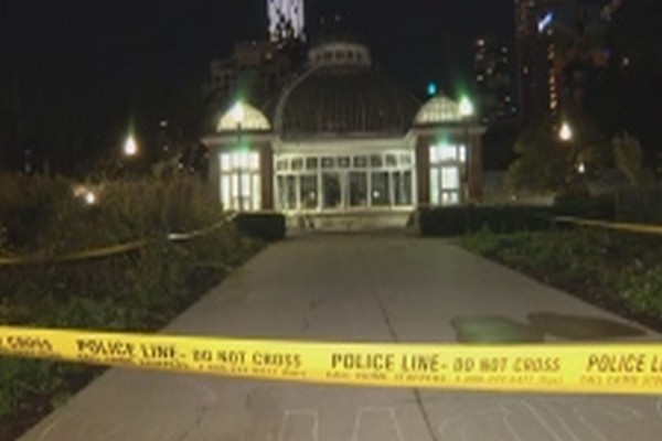 ரொறன்ரோவில் கத்தி குத்து தாக்குதலில் நபர் ஒருவர் பலி! | Toronto Police Investigating Fatal Stabbing I