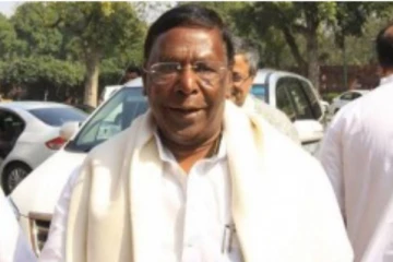 புதுச்சேரியில் காங்கிரஸ் அரசு கவிழ்ந்தது - வெளிநடப்பு செய்த நாராயணசாமி