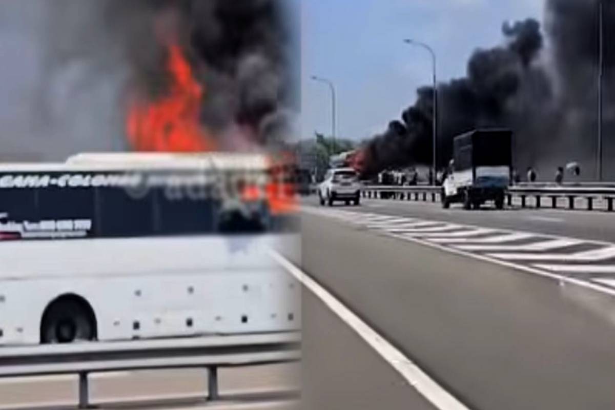 அதிவேக வீதியில் பற்றி எரிந்த சொகுசு பேருந்து! | Luxury Bus Catches Fire On Expressway