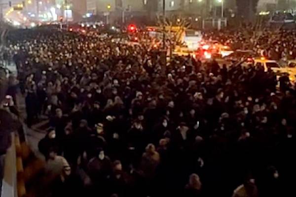 ஈரான் அளித்த அந்த வாக்குறுதி... இராணுவ நடவடிக்கை தொடர்பில் புதிய முடிவெடுத்த ட்ரம்ப் | Trump Accepted Iran Assurances