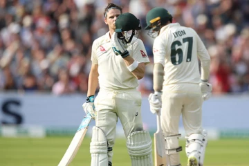 ஆஷஸ் தொடரின் இரண்டாவது போட்டி ஆரம்பம்: நிதான ஆட்டத்தை வெளிப்படுத்திய ஸ்மித்