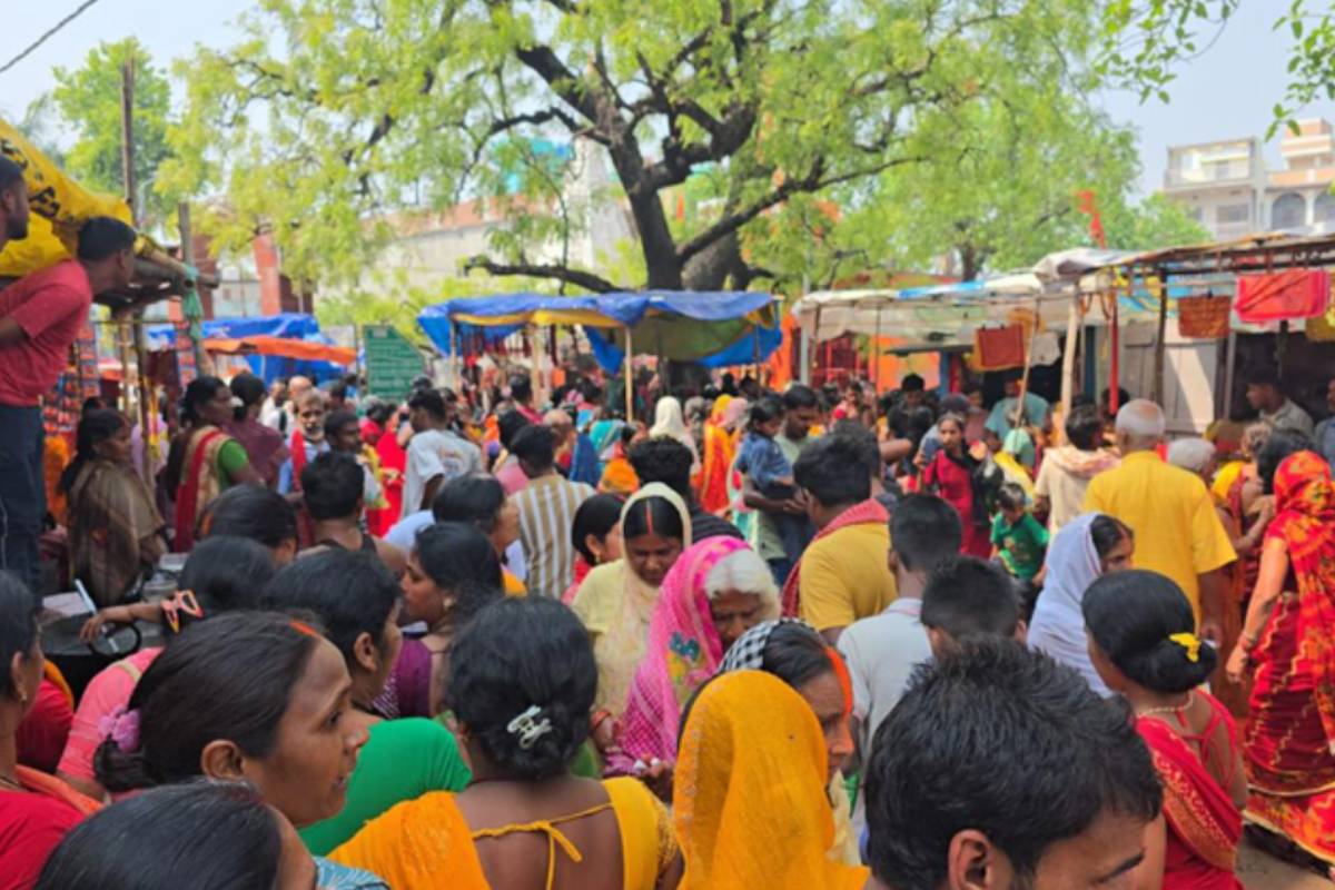கோவில் கூட்ட நெரிசலில் சிக்கி 8 பெண்கள் உயிரிழப்பு | 8 Women Dies In Nalanda Sheetla Temple Stampede கோவில் கூட்ட நெரிசலில் சிக்கி 8 பெண்கள் உயிரிழப்பு | 8 Women Dies In Nalanda Sheetla Temple Stampede