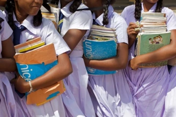 දෙමාපියන්ට සහ පාසල් සිසුන්ට සුබ ආරංචියක් - දීමානාවක් වහාම ලබා දෙන්නයැයි ජනපතිගෙන් නියෝග