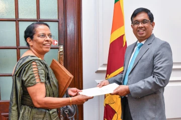 நிதி ஆணைக்குழுவின் புதிய உறுப்பினர்களுக்கு நியமனக் கடிதங்கள் கையளிப்பு