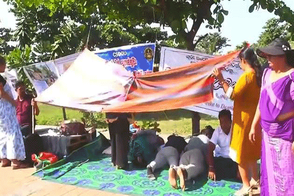 ஜனாதிபதி செயலகத்திற்கு முன்பாக பதற்றமான சூழ்நிலை | Protest In Front Of The Presidential Secretariat