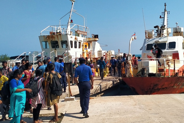 யாழில் பண்டிகை காலத்தில் பெரும் சிரமத்தில் மக்கள் ; விடுக்கப்படும் கோரிக்கை | People In Jaffna Face Great Difficulties யாழில் பண்டிகை காலத்தில் பெரும் சிரமத்தில் மக்கள் ; விடுக்கப்படும் கோரிக்கை | People In Jaffna Face Great Difficulties