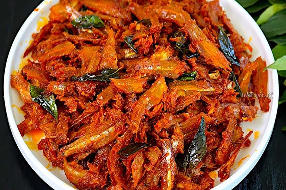 கிராமத்து ஸ்டைல் கருவாடு தொக்கு இப்படி வைத்து பாருங்க... தெருவே மணக்குமாம் | How To Make Neththili Karuvadu Thokku