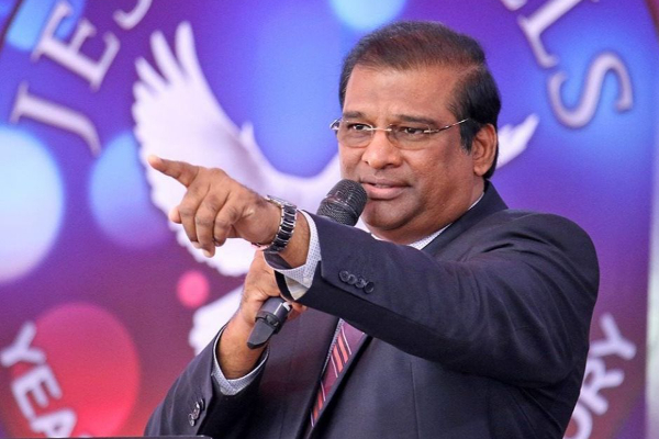 இலங்கையில் மத பிரச்சாரம் செய்ய முயன்ற மத போதகர் பால்தினகரன் - பாஸ்போர்ட் பறிமுதல்..! - தமிழ்நாடு