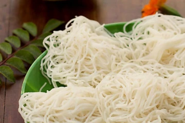 ரேஷன் அரிசியில் கூட பஞ்சு போன்ற இடியாப்பம் செய்யலாம்! எப்படி தெரியுமா?